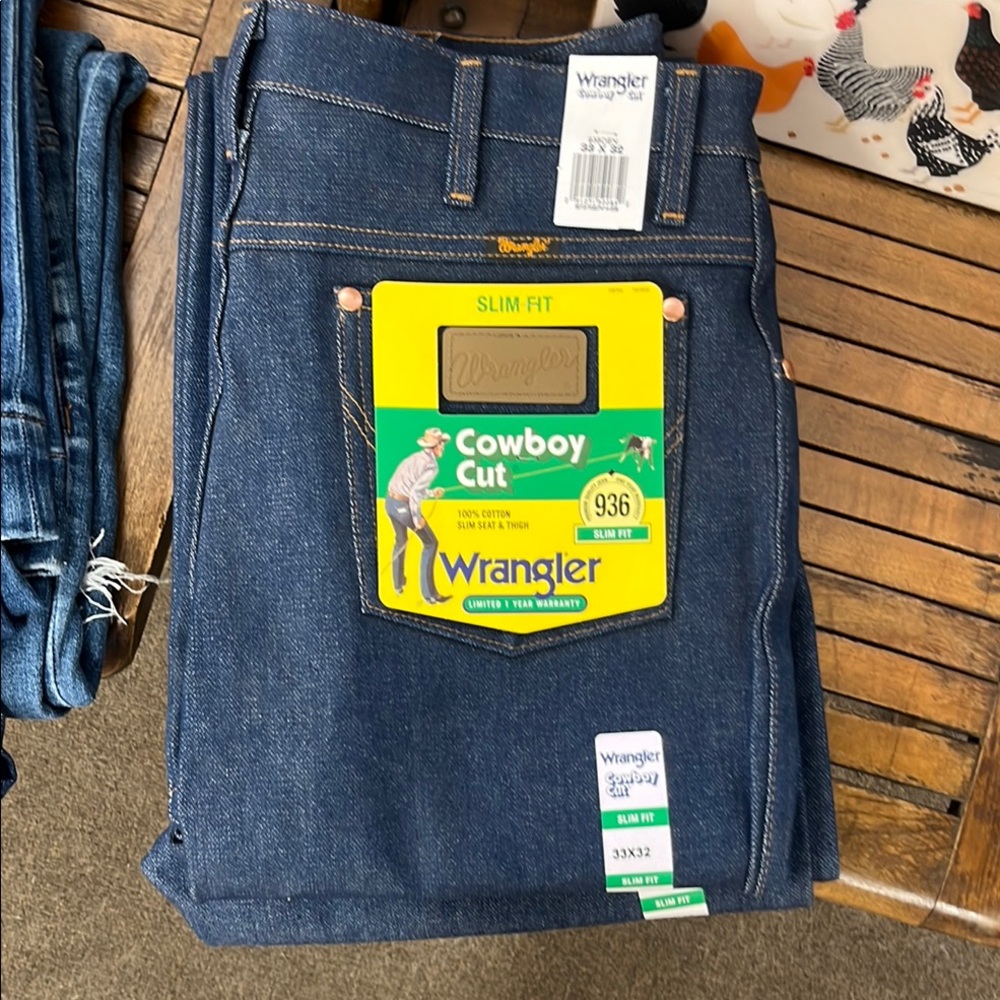 Wrangler 33x32 Slim Fit Blue Jeans Classic Style